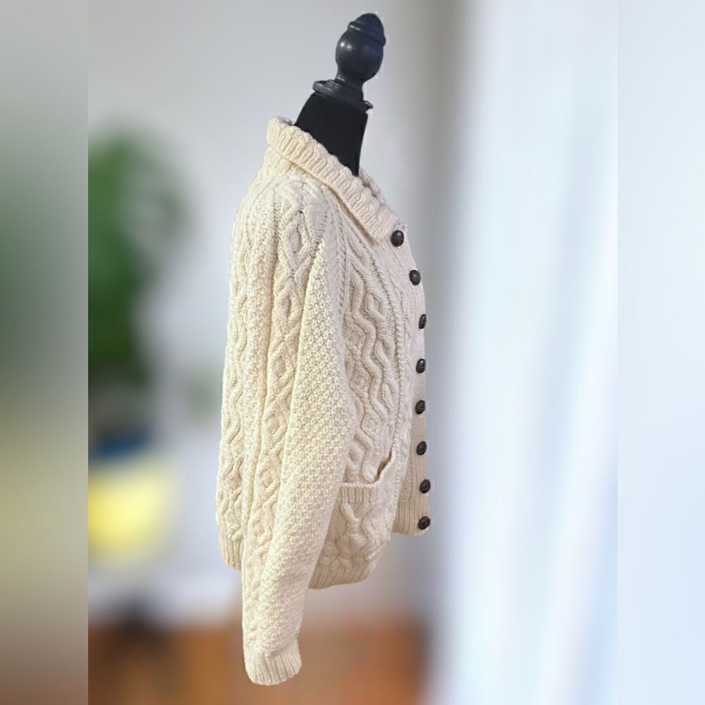 VINTAGE Hand-Knitted New Wool Chunky Boyfriend Fisherman Aran Cardigan Sweater 4 - Picture 4 of 16